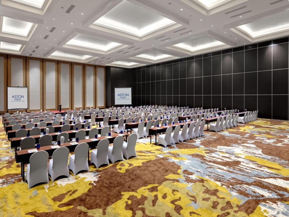 Aston Gresik Hotel & Conference Center Eksteriør billede